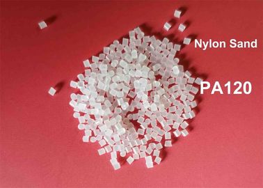 白いプラスチック ビード発破媒体の耐久力のあるナイロン砂PA 1.13のG/Cm3見掛け密度
